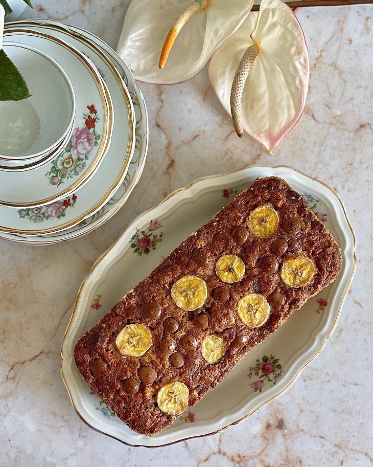 Banana bread com chocolate e nozes