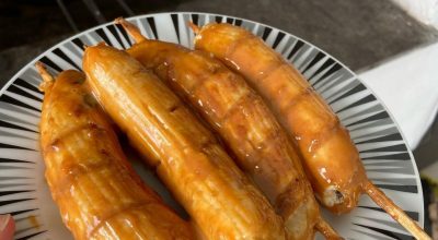 Banana caramelizada na brasa