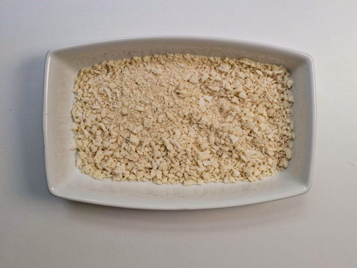 Panko em outro recipiente.