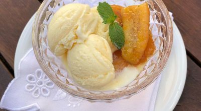 Banana flambada com sorvete