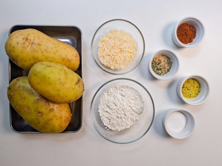 Ingredientes reunidos na bancada.