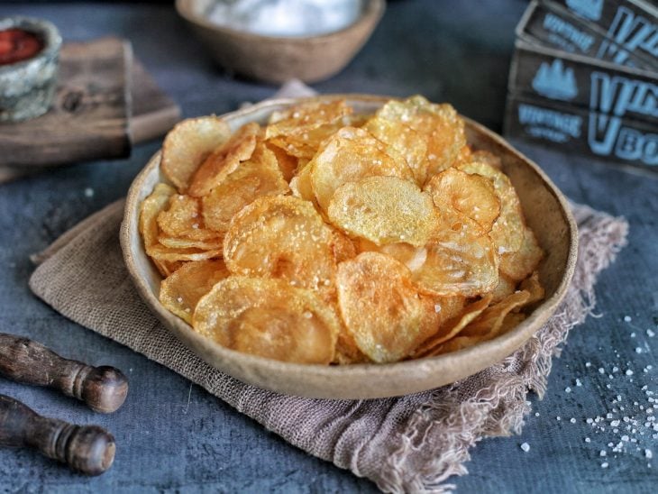 Batatas prontas e servidas em tigela.