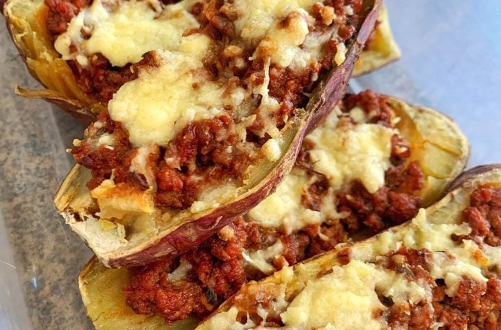 Batata-doce recheada de carne moída
