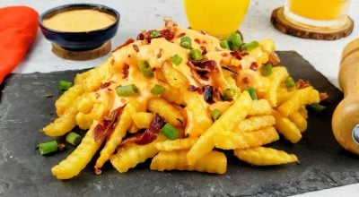 Batata frita com cheddar e bacon