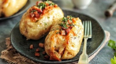 Batata recheada no micro-ondas