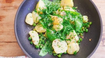 Batatas com ervilha na manteiga