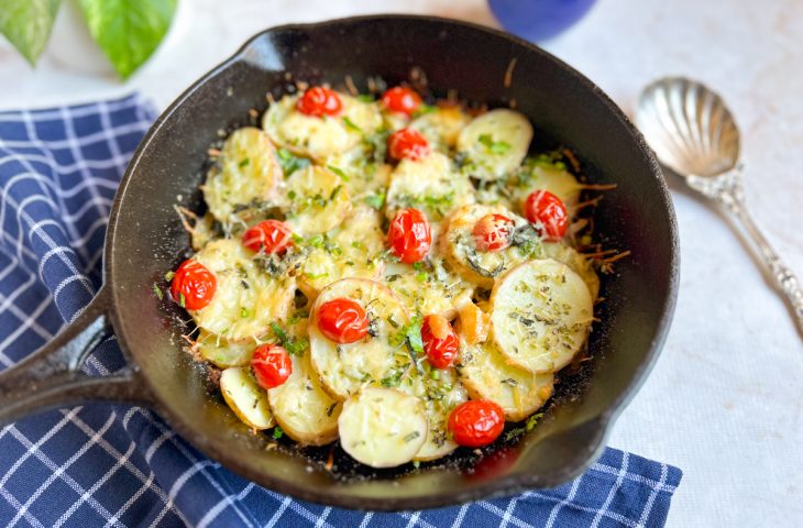 Batatas douradas e gratinadas