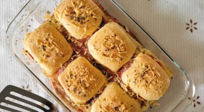 Bauru de forno com pão de queijo