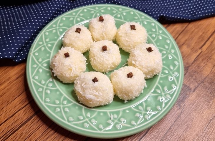 Beijinho de coco low carb