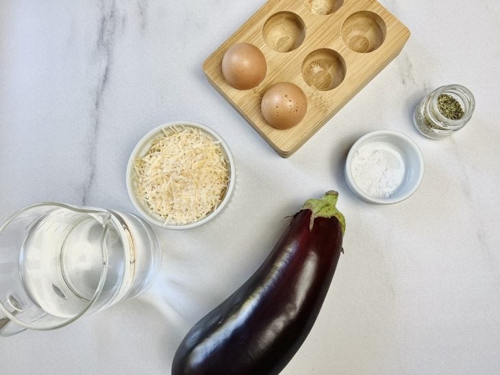 Bancada com ingredientes da receita.
