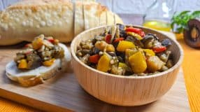 Berinjela no forno com azeite e pimentão