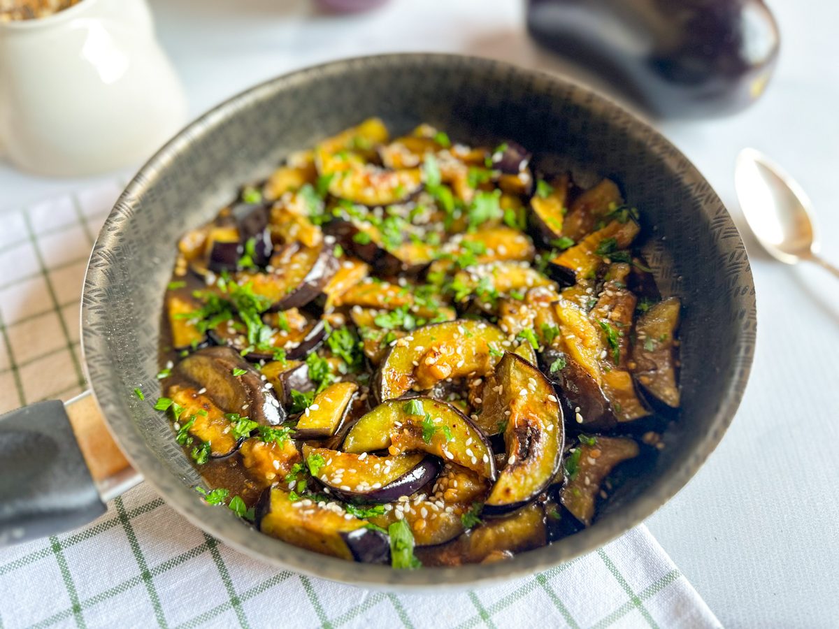 Berinjela refogada na frigideira