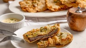 Bife à milanesa com farinha de trigo e ovo