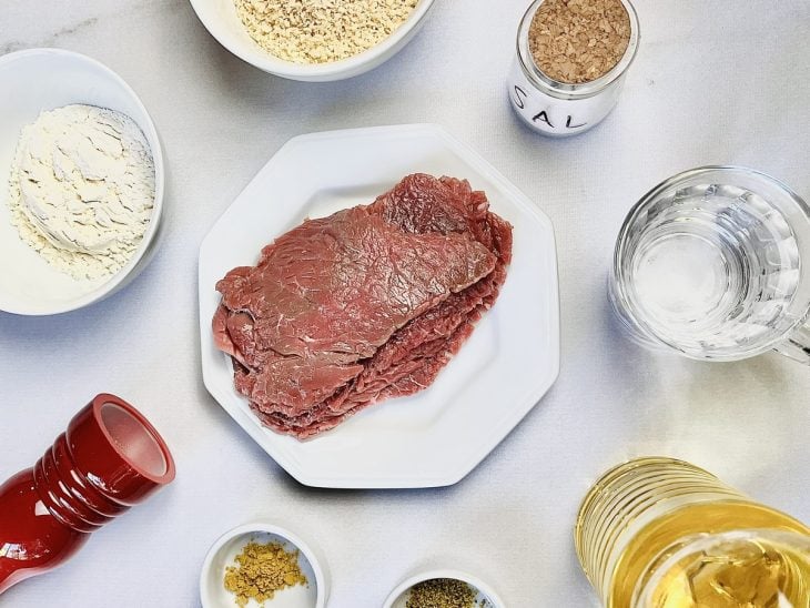 Bancada com ingredientes da receita.