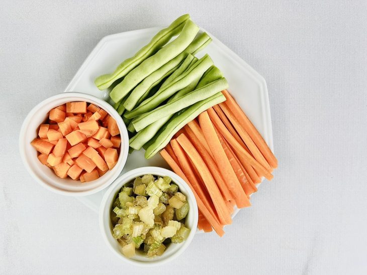 legumes para rechear bife a rolê cortados para iniciar os preparos.