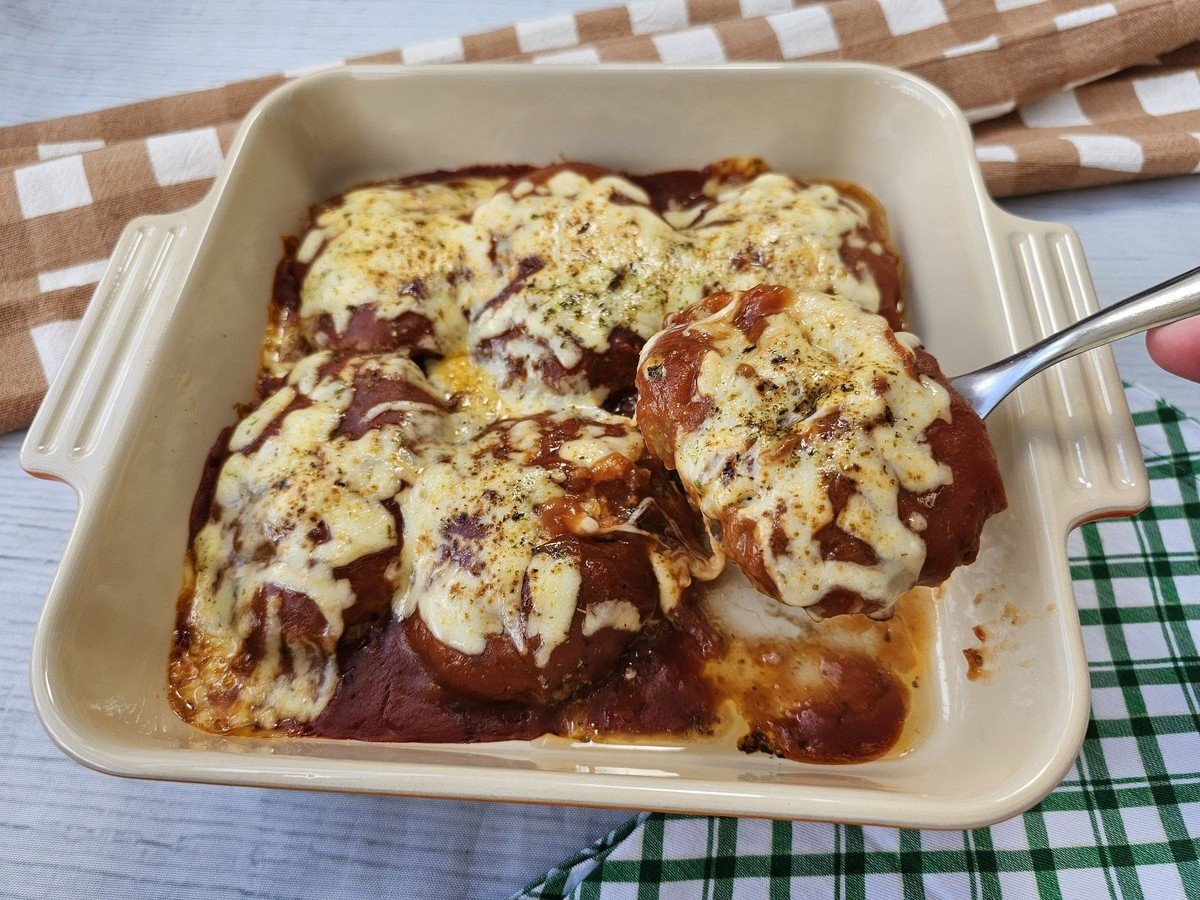 Bife de carne moída à parmegiana