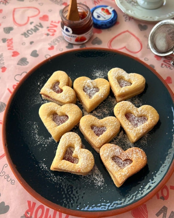 Biscoitinho com geleia de morango