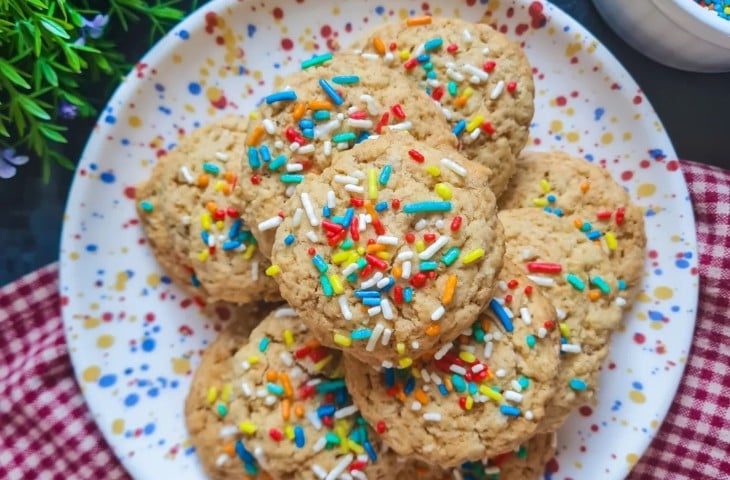 Biscoitinho de aveia com granulado