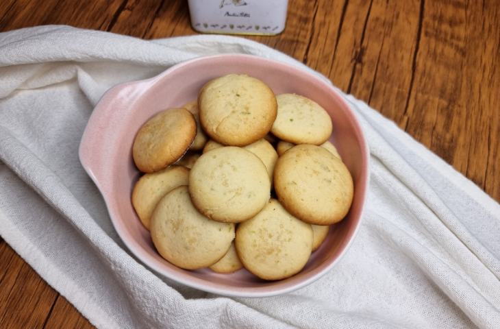 Biscoito amanteigado de limão fácil