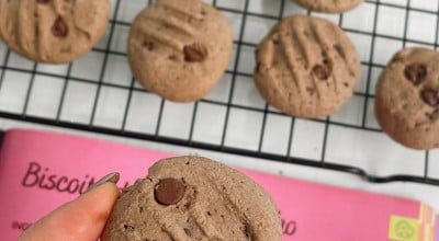 Biscoito de aveia e polvilho com chocolate