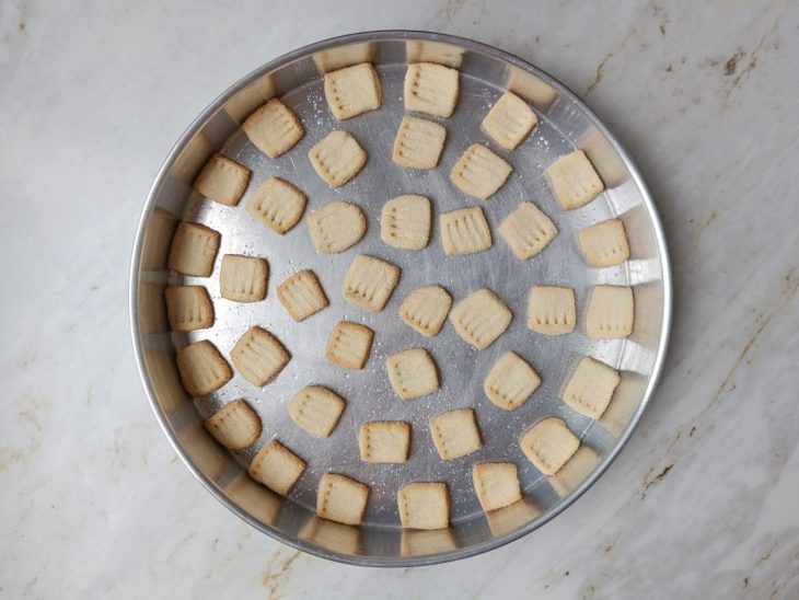 Biscoitos saídos do forno.