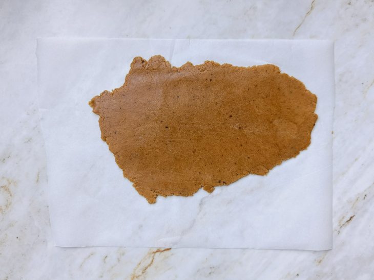 Aparas da massa abertas novamente.