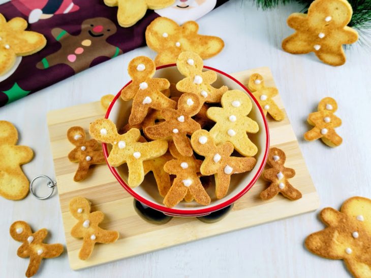 Biscoitos de Natal prontos para consumo.