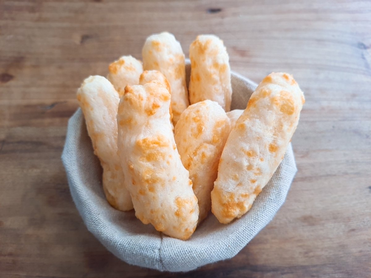 Biscoito de queijo assado