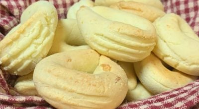 Biscoito de queijo com creme de leite