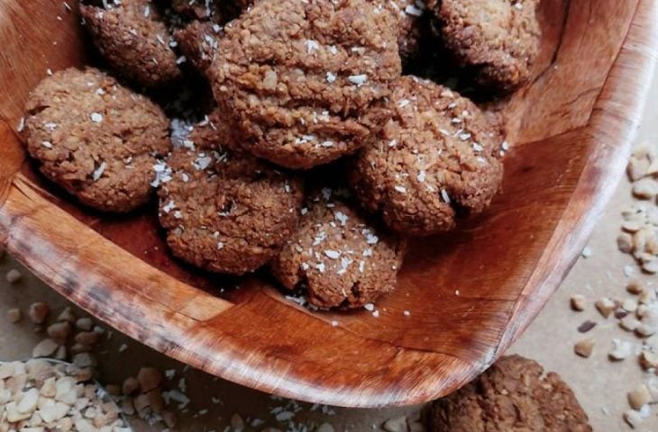 Biscoito low carb de amendoim e coco