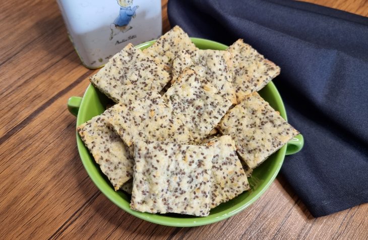 Biscoito salgado de chia