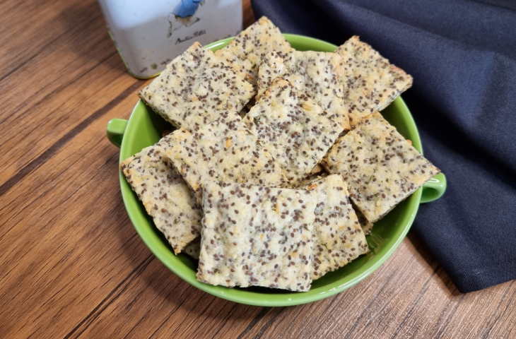 Biscoito salgado de chia