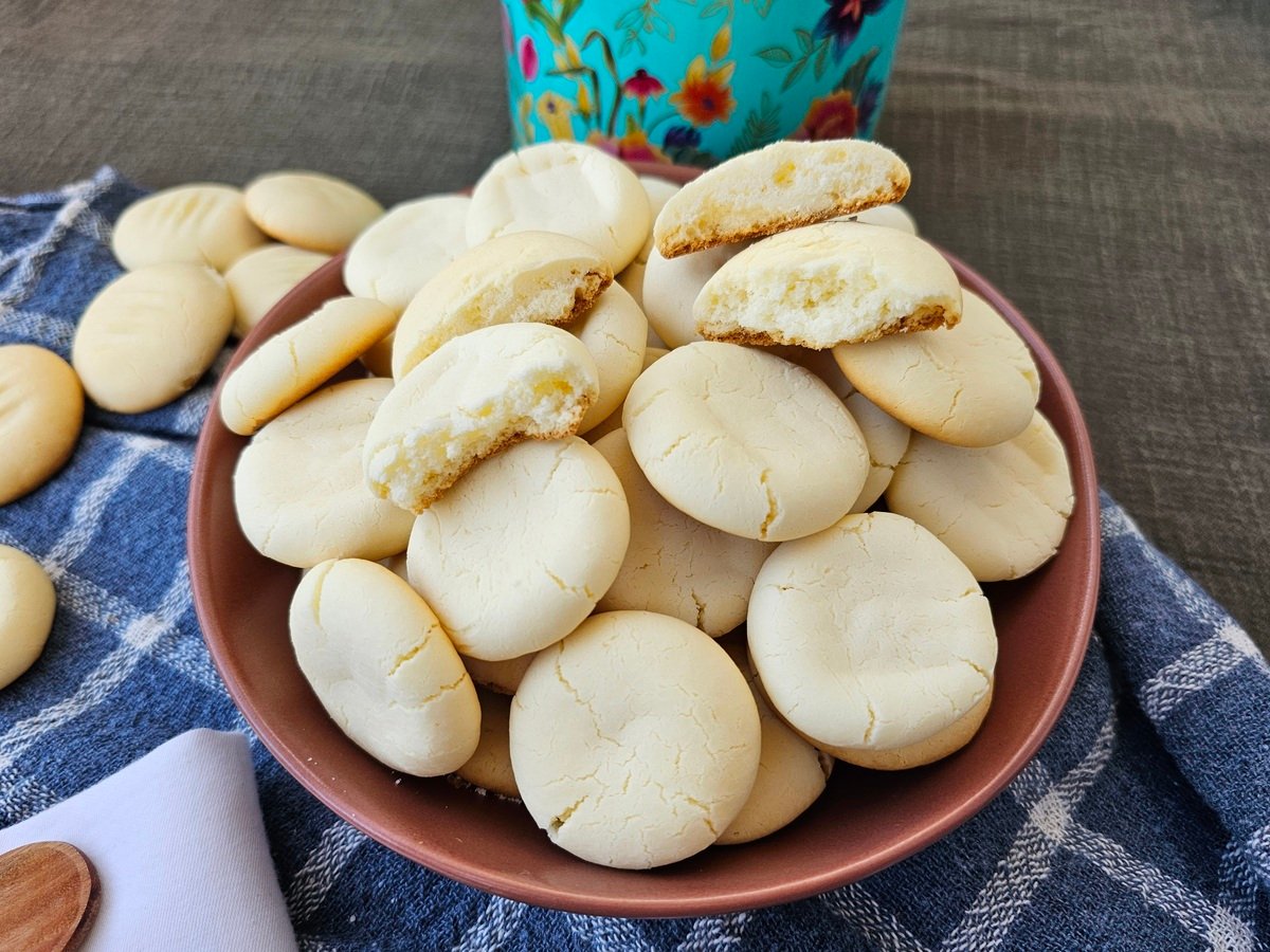 Biscoitos amanteigados com 3 ingredientes