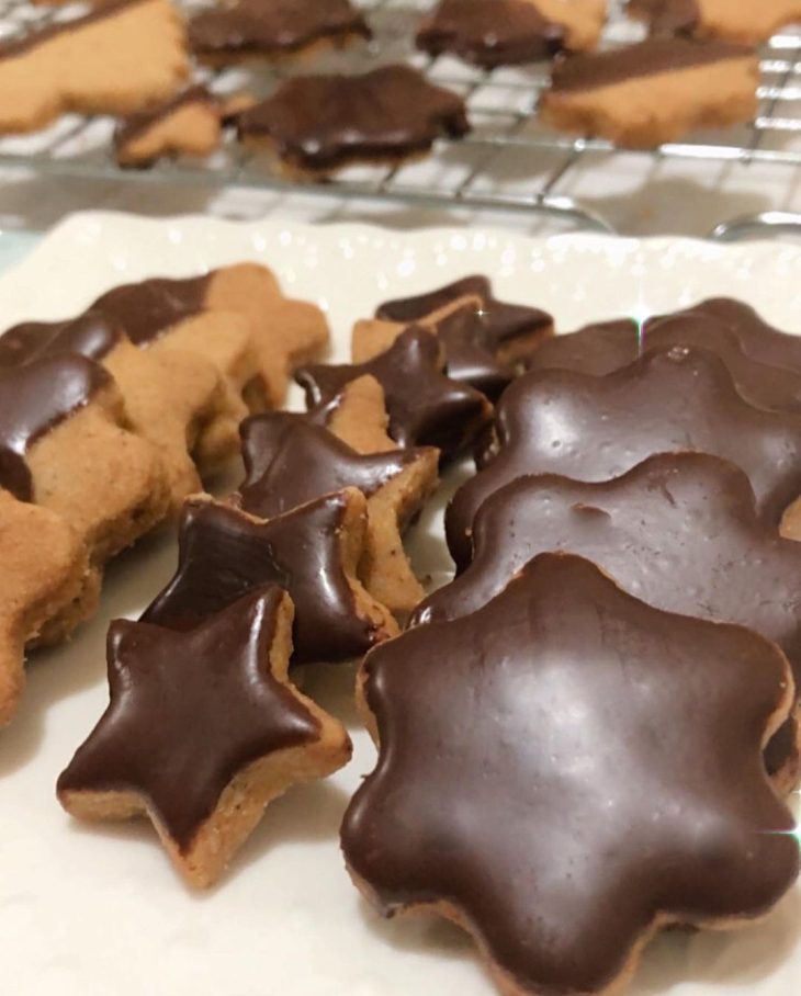 Biscoitos amanteigados com canela