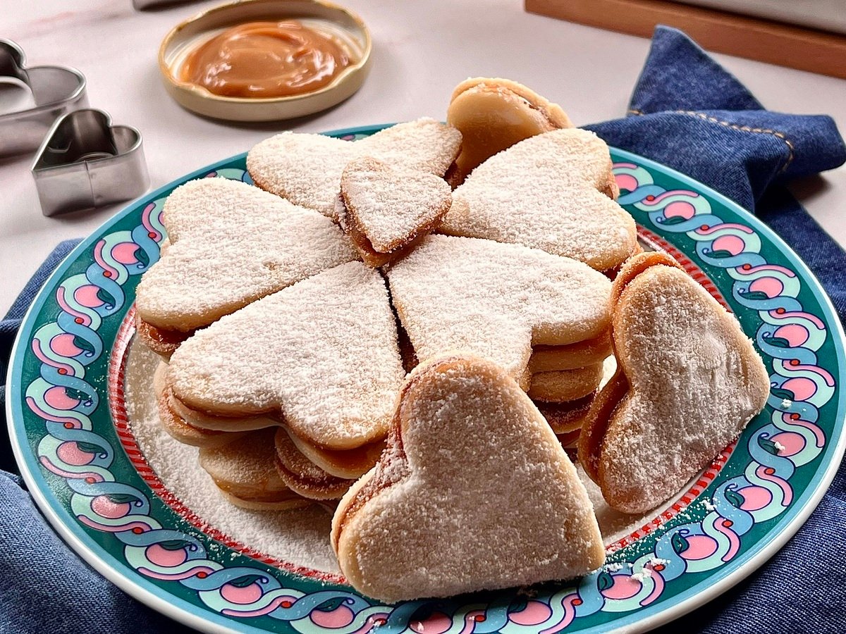 Biscoitos recheados com doce de leite