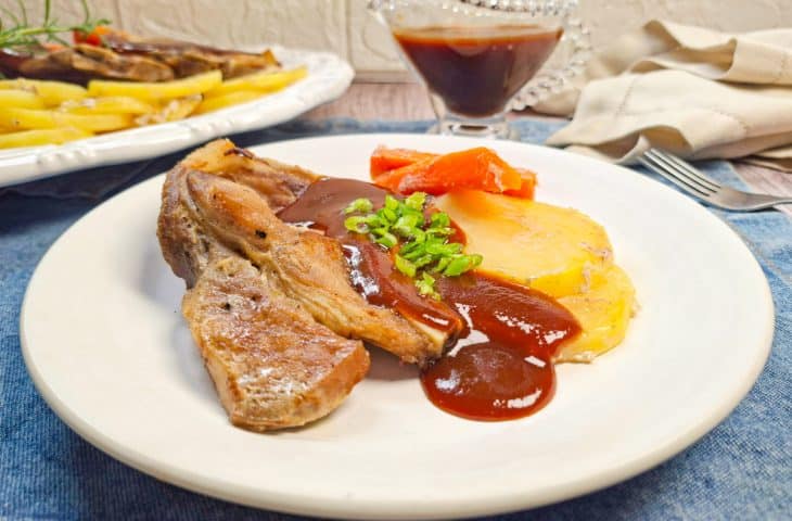 Bisteca de porco com barbecue