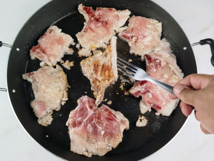 Bistecas viradas.