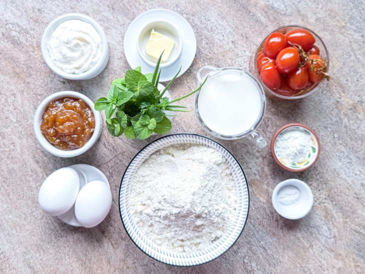 Ingredientes reunidos na bancada.