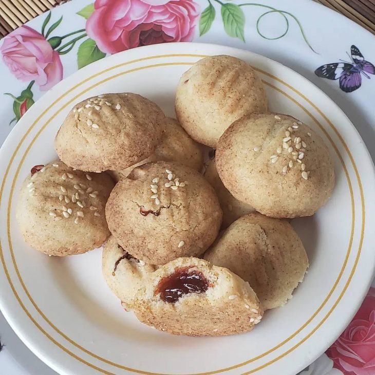 Bolachinhas com recheio de goiabada