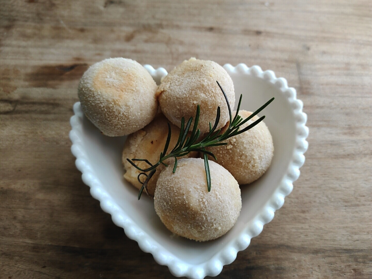 Bolinha de frango com Catupiry fácil