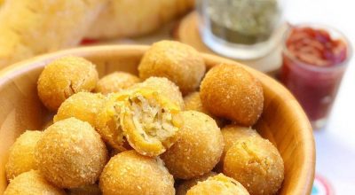 Bolinha de mandioquinha com parmesão