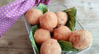 Bolinha de queijo com bacon fácil