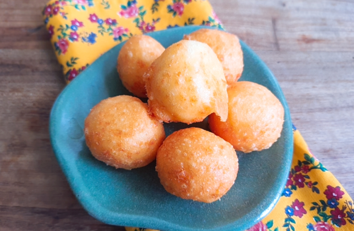 Bolinha de queijo sem glúten na airfryer