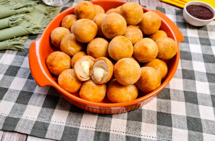 Bolinha de queijo simples