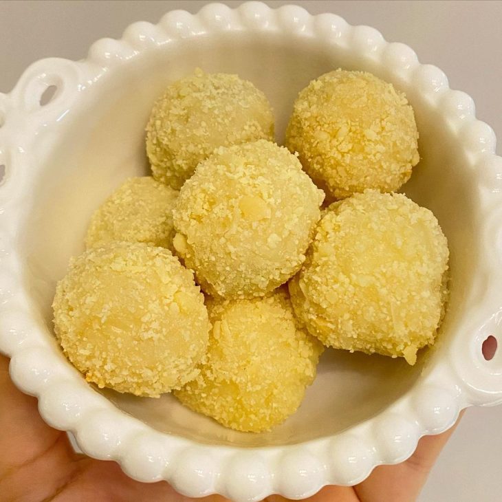 Bolinhas de batata-doce com queijo