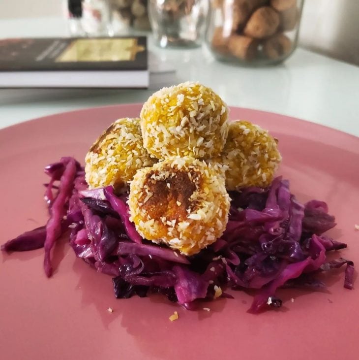 Bolinho assado de cabotiá com frango