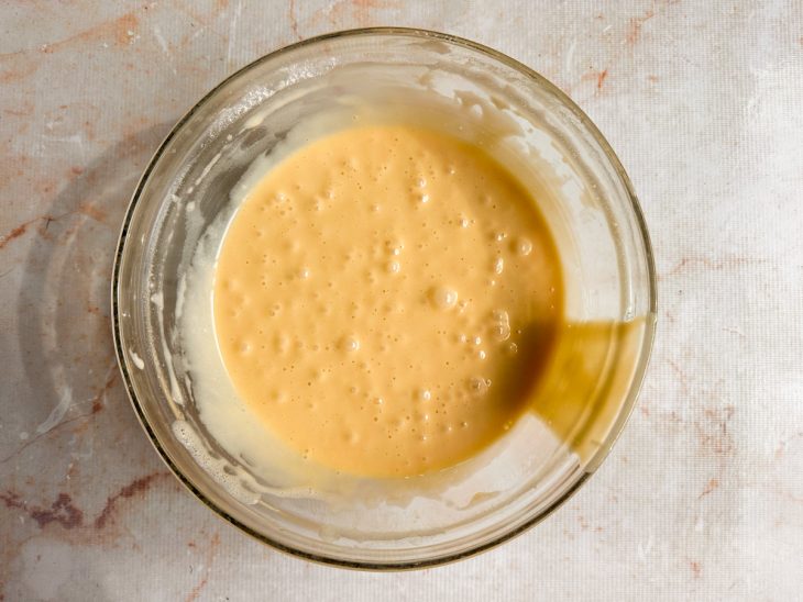 Massa homogênea após incorporar os ovos batidos.