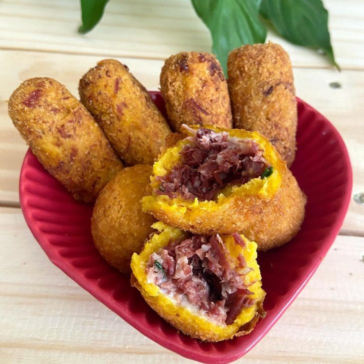 Bolinho de abóbora com carne-seca