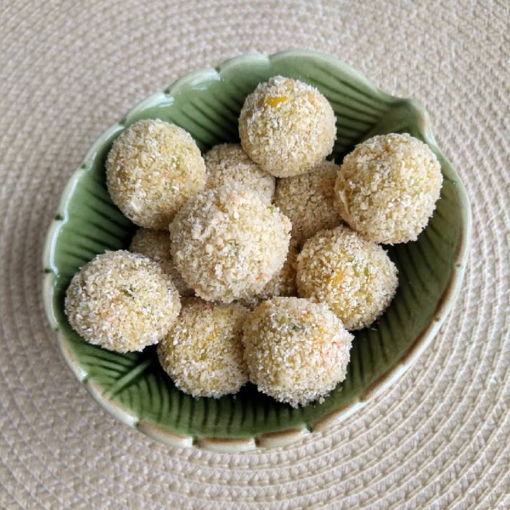 Bolinho de arroz com legumes