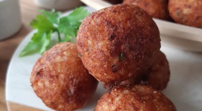 Bolinho de arroz com linguiça